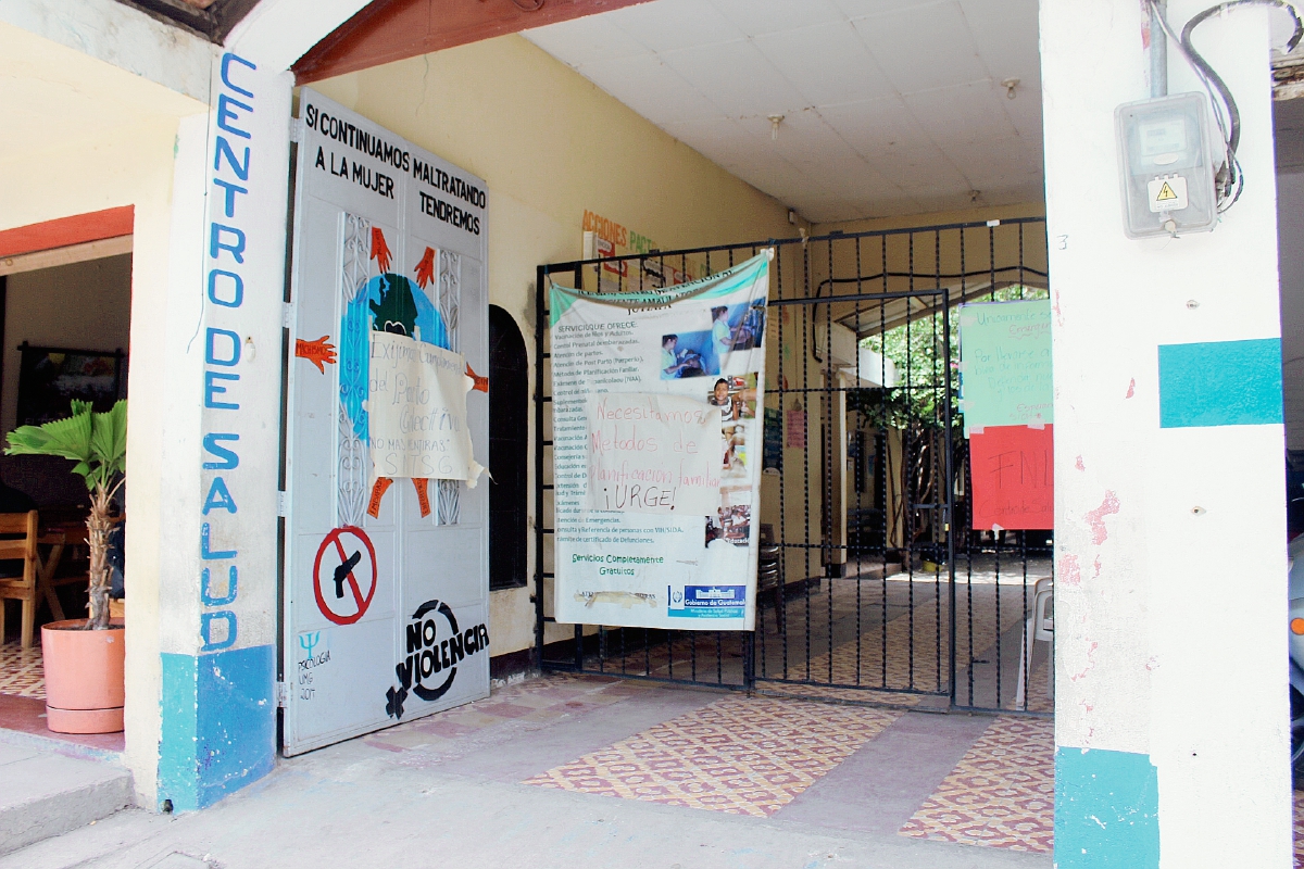 Centro de Salud de la ciudad de Jutiapa permanece sin servicio de consulta externa a causa de la protesta de salubristas. (Foto Prensa Libre: Óscar González)