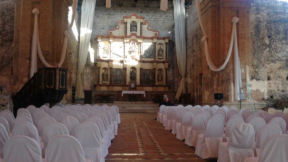 En el Hotel Casa Santo Domingo de Antigua Guatemala se realizaron ayer los últimos preparativos para recibir a empresarios y a los Jefes de Estado esta semana. (Foto Prensa Libre: Érick Ávila)