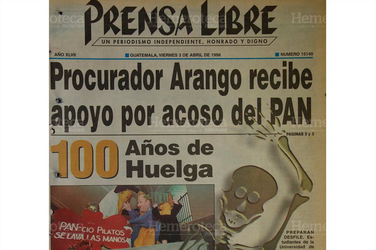 Portada de Prensa Libre del 3/4/1998 sobre los cien años de la Huelga de Dolores. (Foto: Hemeroteca PL)