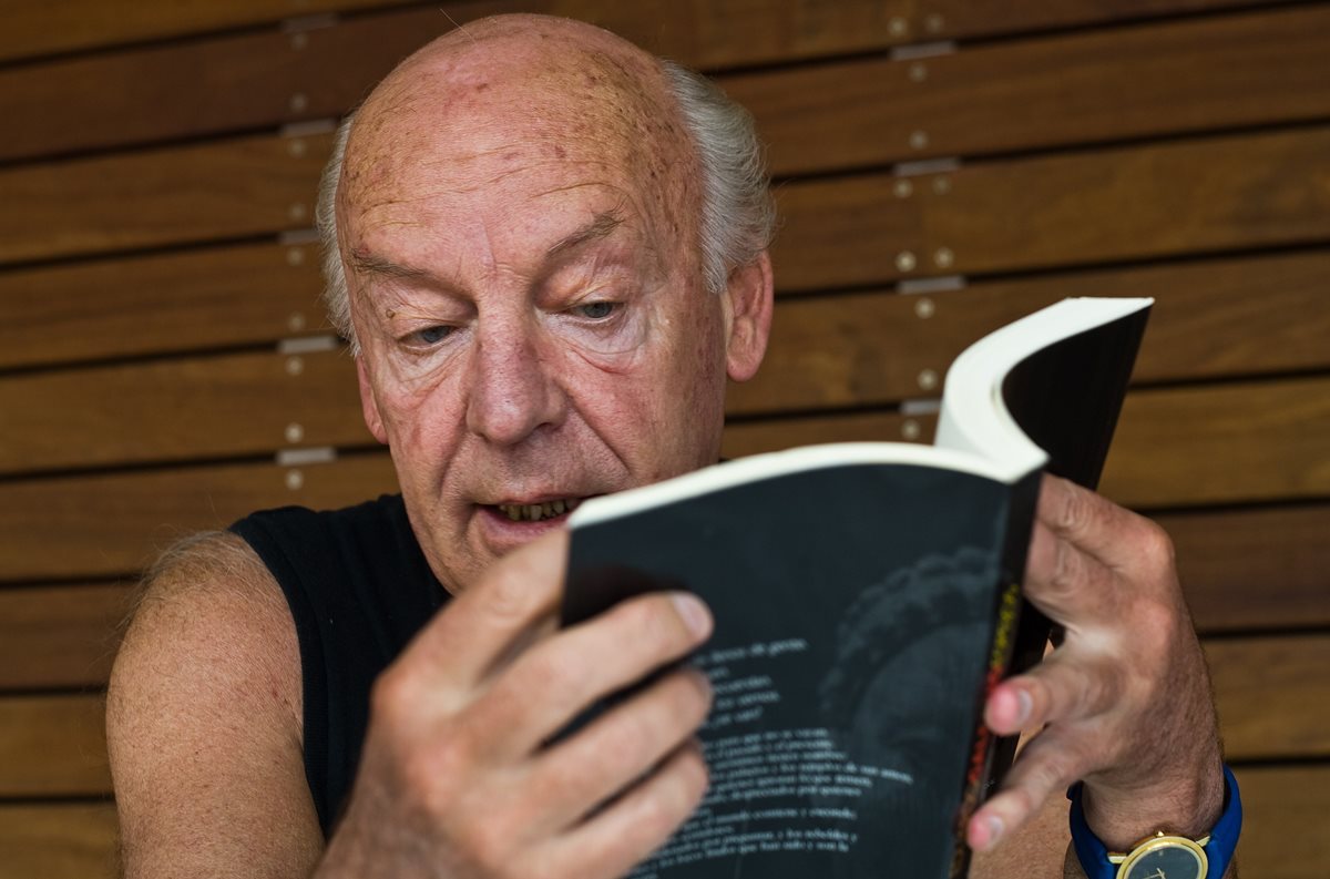 El escritor uruguayo Eduardo Galeano muere a los 74 años