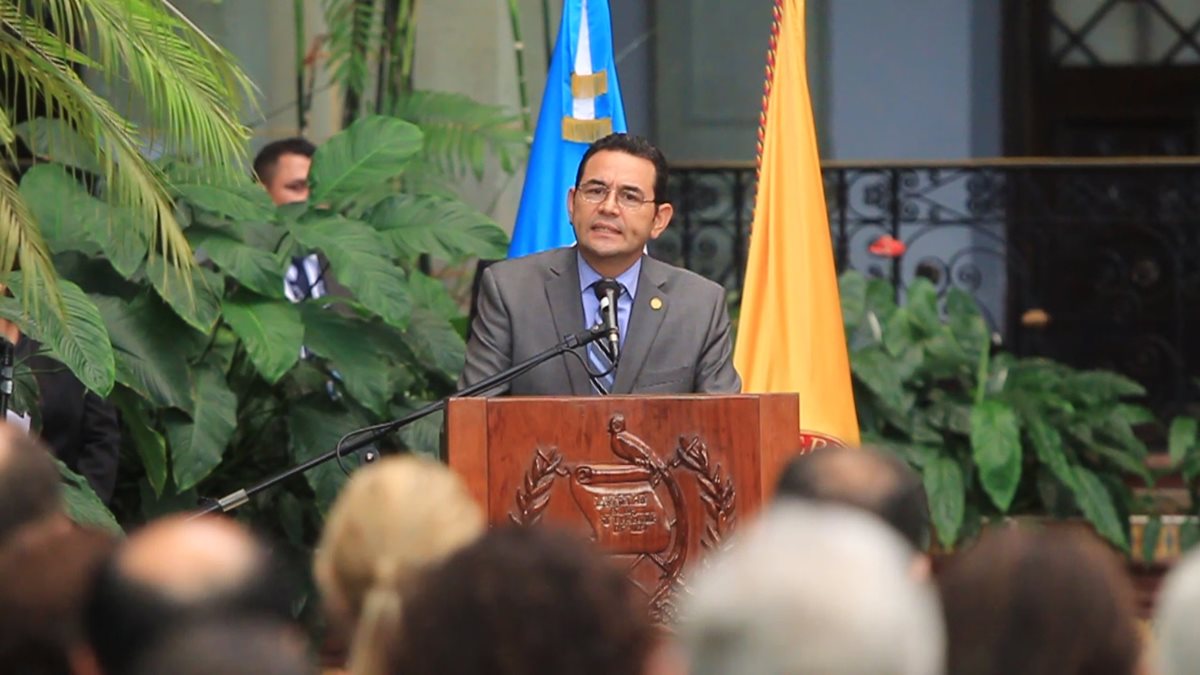 Jimmy Morales demuestra intolerancia a las críticas por restringir garantías constitucionales. (Foto Prensa Libre: Hemeroteca PL)