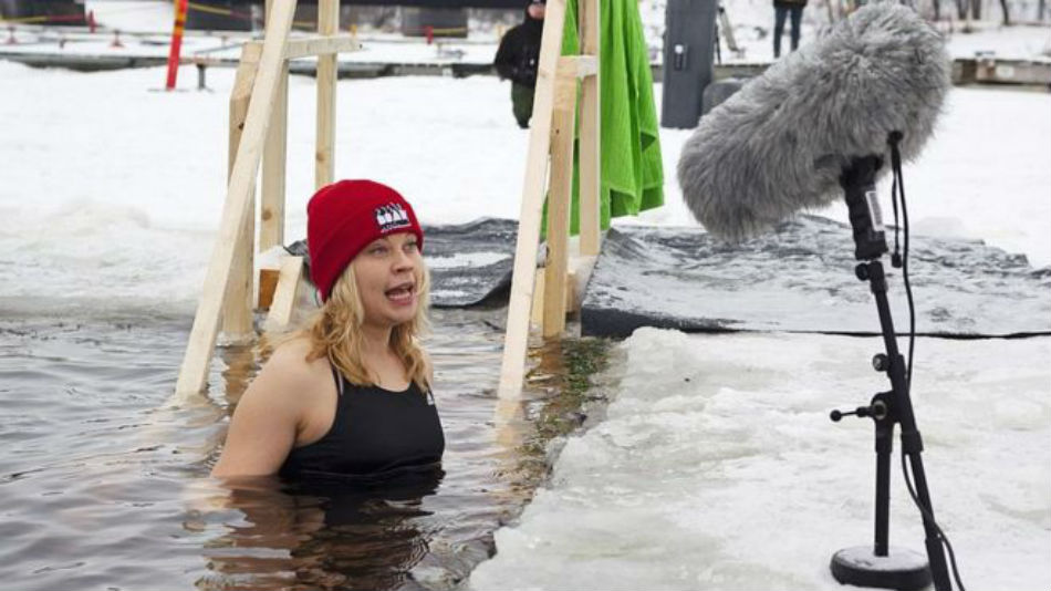 El Polar Bear Pitching Contest es un concurso en el que se hace una presentación sumergido en agua helada. (GETTY IMAGES)