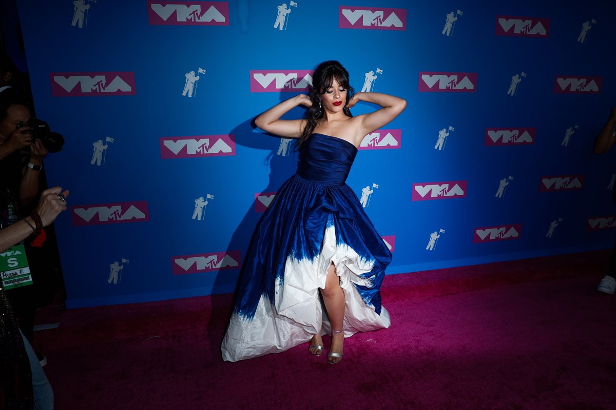 La cubano-estadounidense Camila Cabello, una de las principales artistas en el evento (Foto Prensa Libre: EFE).