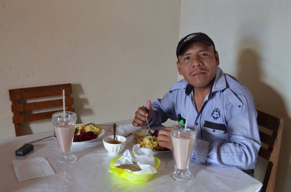 Hermelindo Coc Macz, empleado de la comuna, es uno de los retenidos por pobladores. (Foto Prensa Libre: Eduardo Sam).