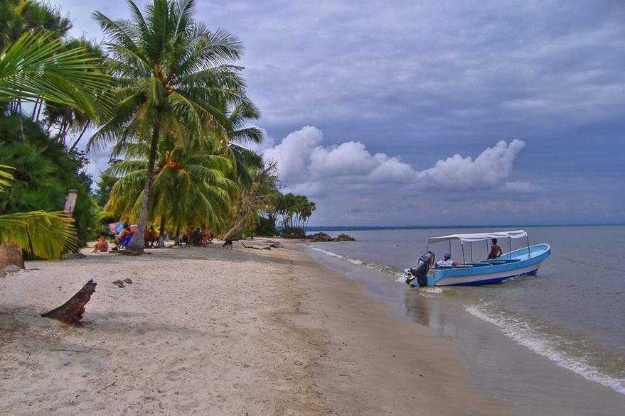 Las playas son algunos de los atractivos en Izabal. (Foto, Prensa Libre: Hemeroteca PL).