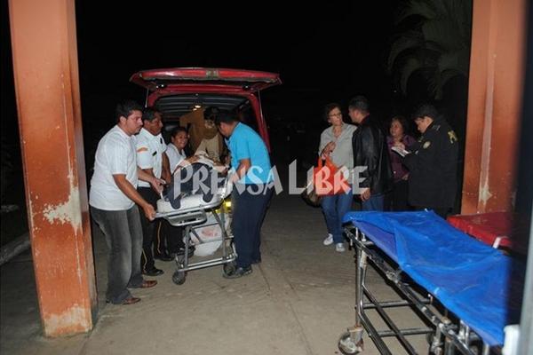 El exministro de Gobernación, Rodolfo Mendoza, es ingresado al hospital. (Foto Prensa Libre: Rigoberto Escobar)<br _mce_bogus="1"/>