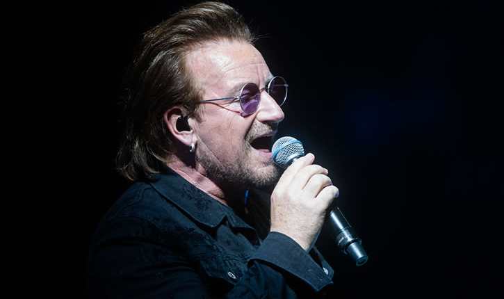 Bono se presentaba junto a su banda como parte de la gira mundial Innocence + Experience. (Foto Prensa Libre: AFP)