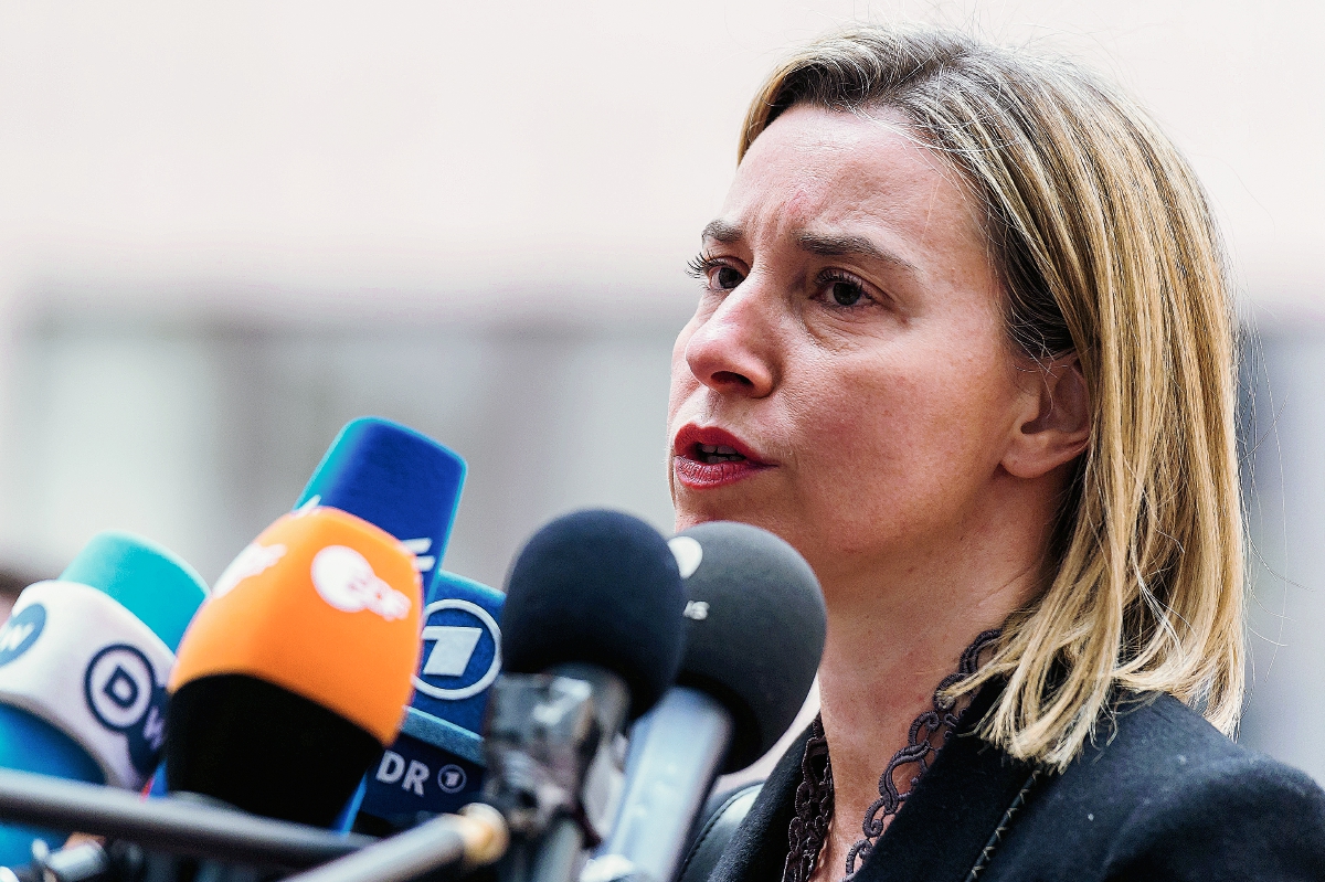 La jefa de política exterior de la Unión Europea, Federica Mogherini,dijo que espera que la operación sea lanzada el próximo mes. (Foto Prensa LIbre:AFP)