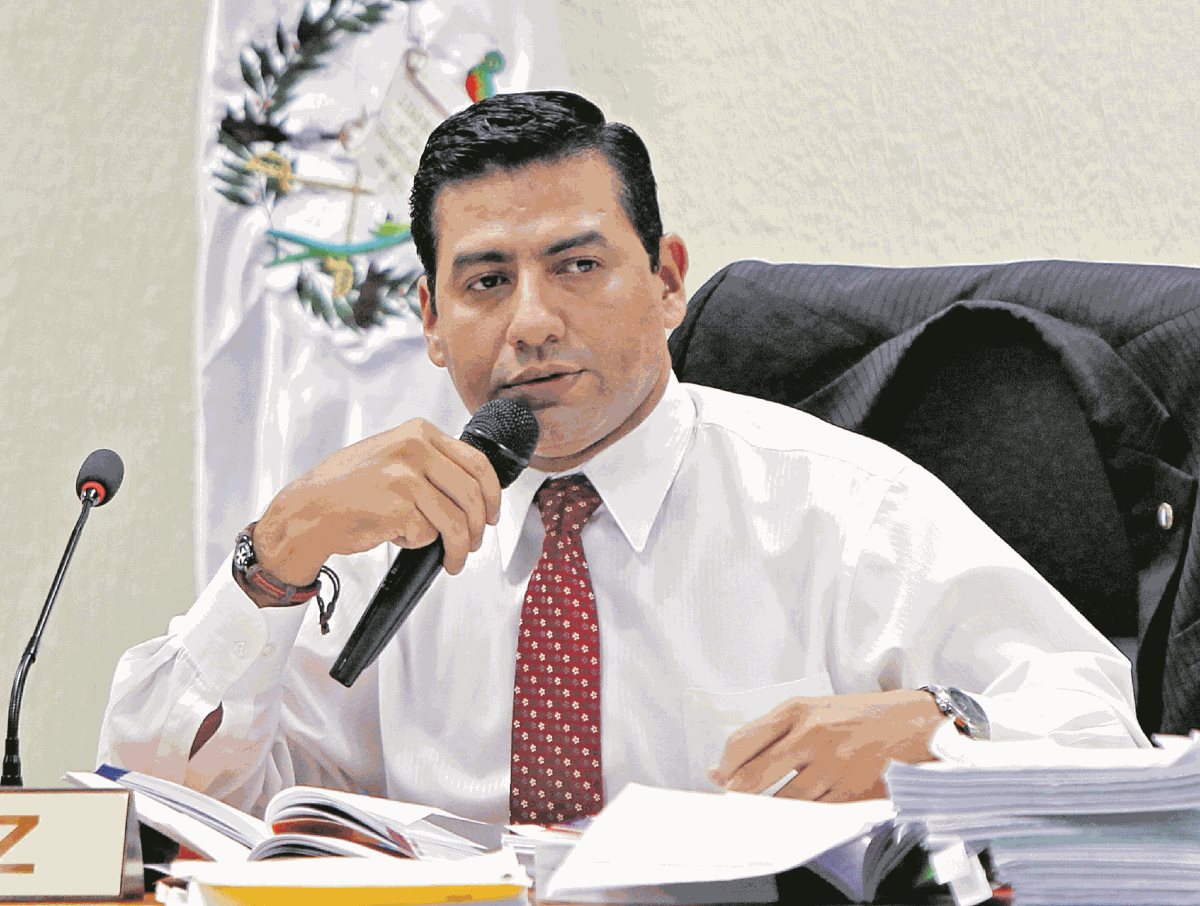 El juez Carlos Guerra fue hospitalizado luego de un accidente de tránsito que sufrió en la ruta al Atlántico. (Foto Prensa Libre: Hemeroteca PL)