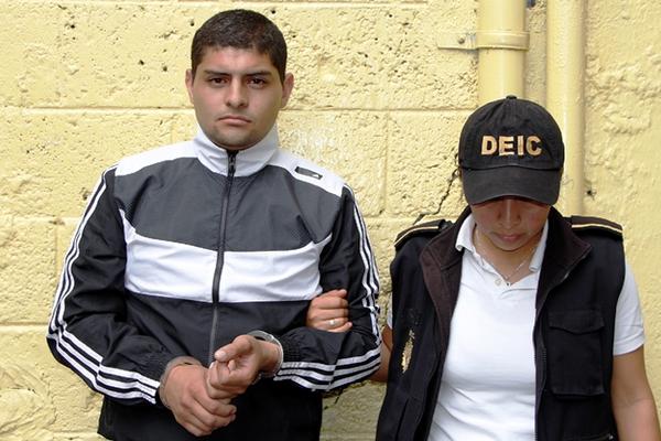 La Policía aprehendió a Nery Antonio Lorenzana Ramos señalado de agresión sexual. (Foto Prensa Libre: PNC)