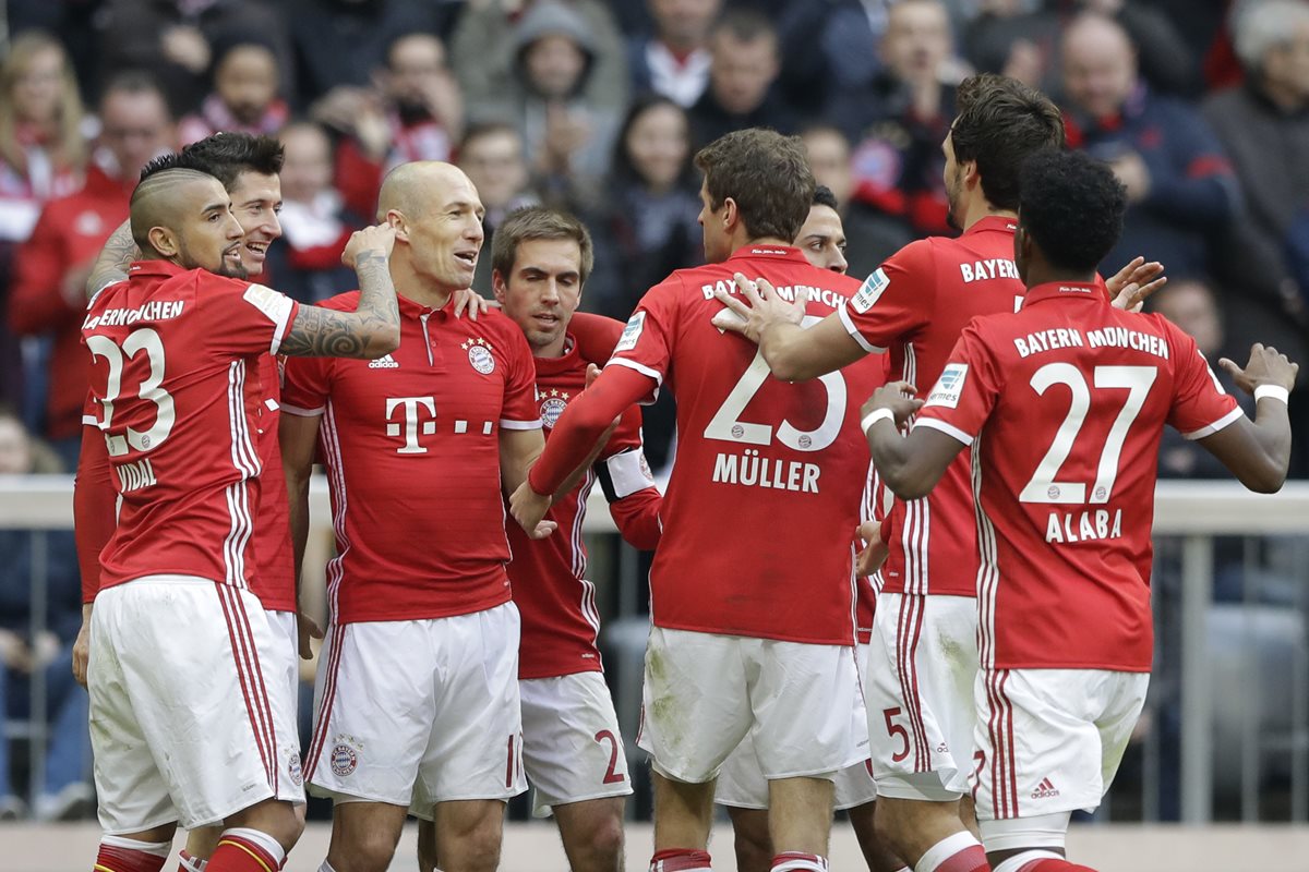 El Bayern Múnich apuesta a llevarse todos los títulos que se le pongan enfrente. (Foto Prensa Libre: AP)