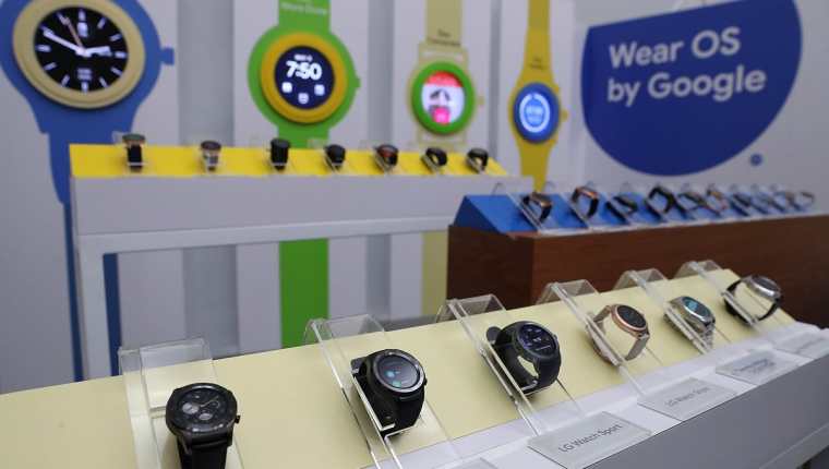 Además de los relojes Android, Google tendría en la mira su propio reloj inteligente (Foto Prensa Libre: AFP).