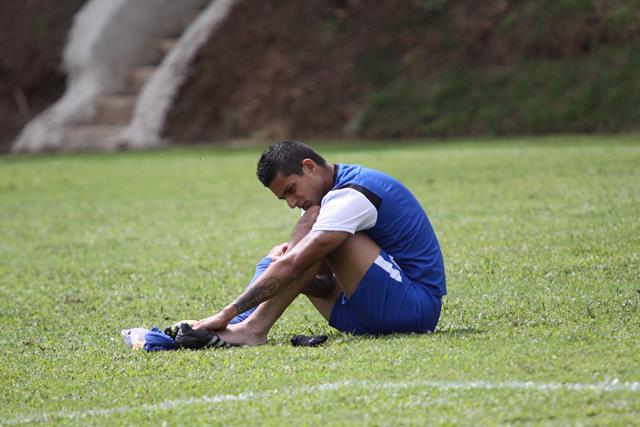 Jorge Aparicio después de su doblón de pie en el entrenamiento (Foto Prensa Libre: Jesús Cuque)