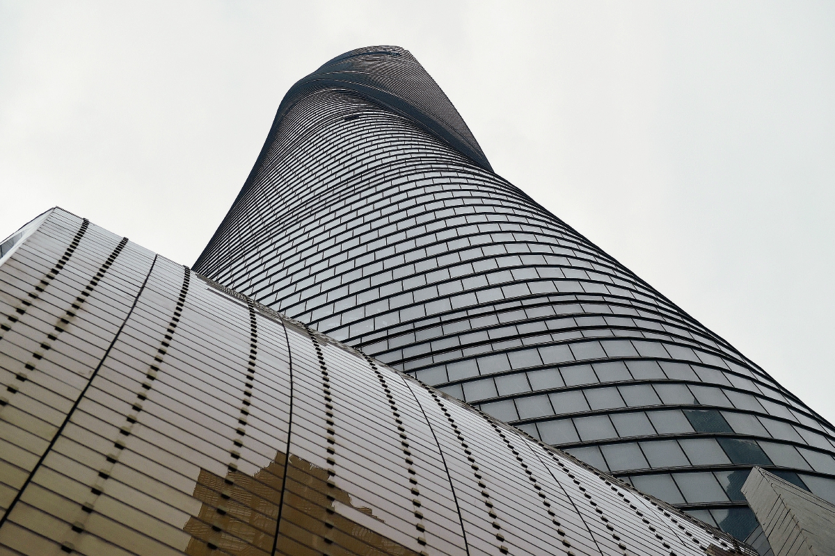La Torre de Shanghai que tiene varios centeranes de metros de altura. (Foto Prensa Libre: AFP).