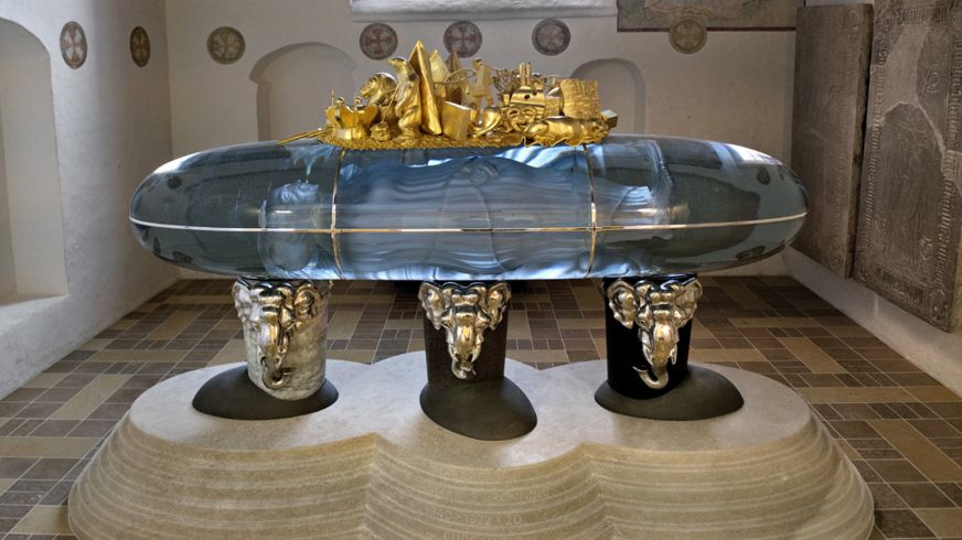 El Sarkofag está hecho de vidrio, plata y bronce, entre otros materiales. KELD NAVNTOFT / CASA REAL DE DINAMARCA