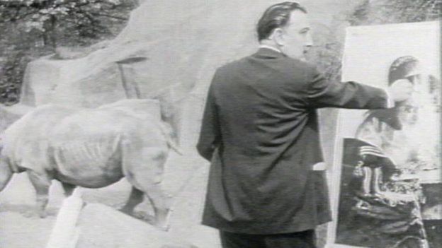 Salvador Dalí es conocido por su trabajo surrealista.