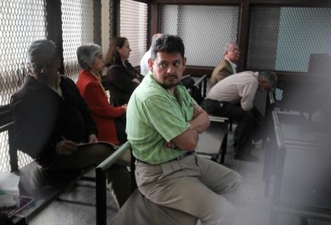 El Juzgado Décimo de Instancia Penal debe resolver si envía a juicio a 10 ex directivos del caso Bancafé. (Foto Prensa Libre: Paulo Raquec)