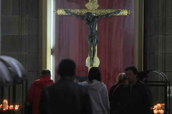 Los católicos venerán la imagen del Cristo de Esquipulas en las iglesias de la capital. (Foto Prensa Libre: E. Paredes) <br _mce_bogus="1"/>