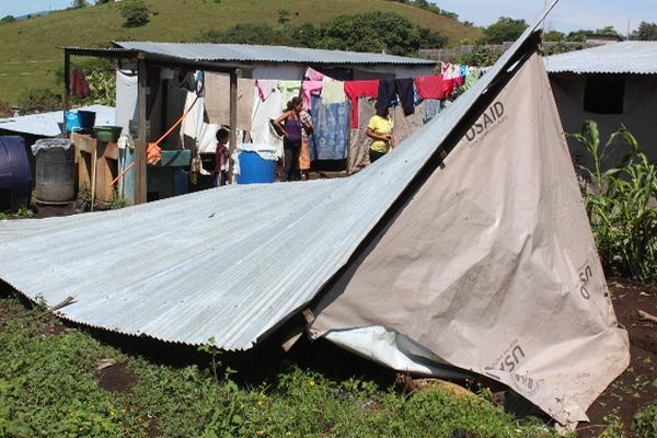 Uno de los Atus del albergue Ebenezer, Cuilapa, que se destruyeron por el fuerte viento y la lluvia que azotó Santa Rosa, el jueves último. (Foto Prensa Libre: Oswaldo Cardona)