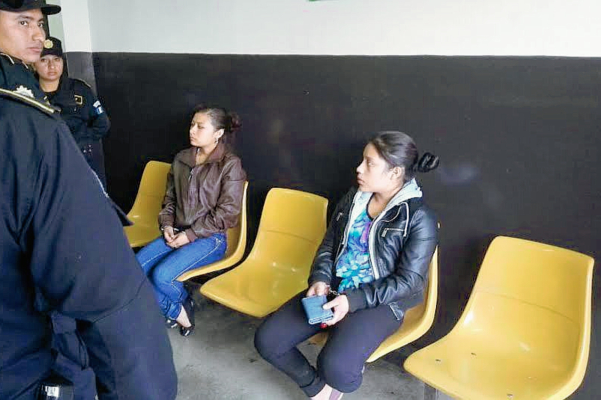 Extorsionistas cobraron a locatarios en un año Q245 mil. (Foto Prensa Libre: PNC)