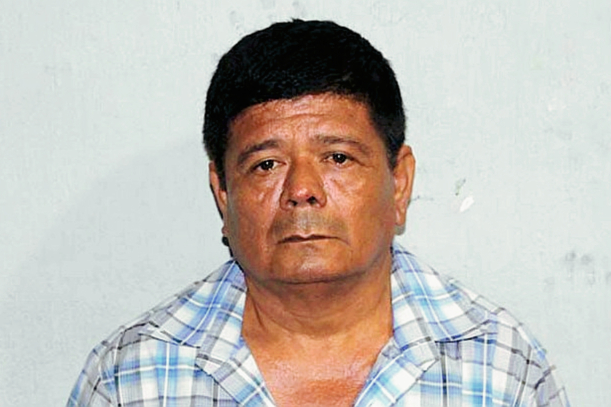 El extesorero de la Municipalidad de Santa Ana, Petén, Carlos Alberto Ortíz Morán, fue capturado por la PNC señalado de peculado. (Foto Prensa Libre: Walfredo Obando)