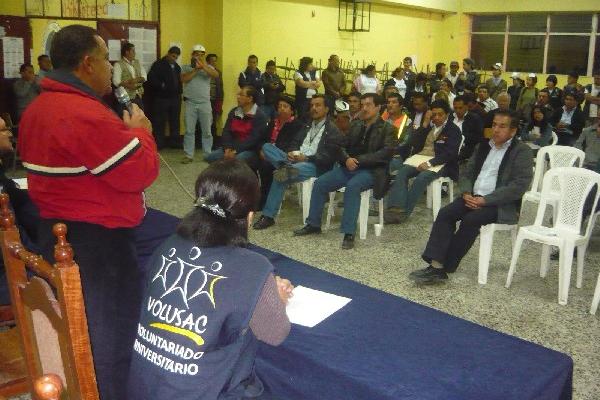 Estuardo Gálvez, rector de la Usac, sabe del  mal estado de las instalaciones del Cusam.