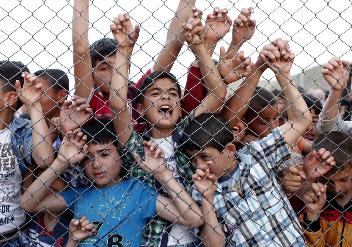 Niños sirios que están refugiados en Turquía desconocen su futuro. (Foto Prensa Libre: AFP)