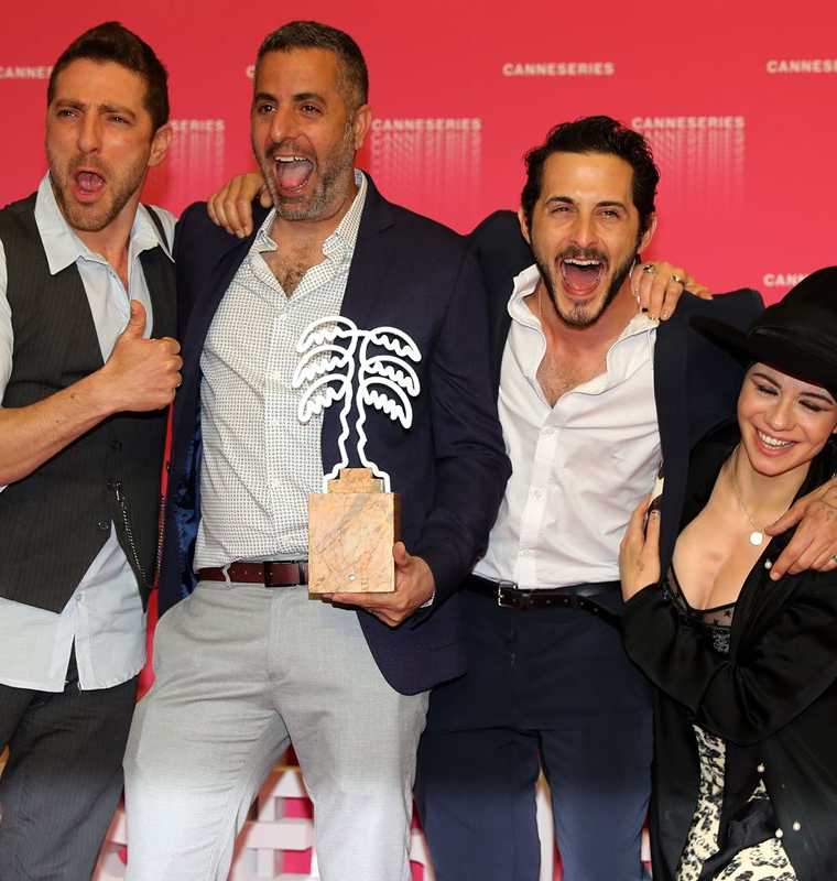 El elenco de "When Heroes Fly", serie también israelí que triunfó en la primera edición del festival Canneseries (Foto Prensa Libre: AFP).