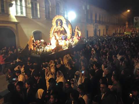 La Patrona de Guatemala, recorre las calles del Barrio Gerona en la zona 1 capitalina. (Foto Prensa Libre: @ProcesionesGuat)