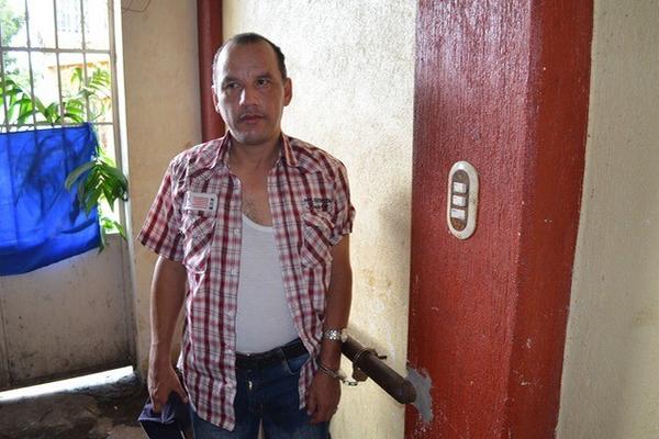 El nicaragüense Mauricio Bonilla Álvarez  es   sindicado de haber robado  dos armas de fuego. (Foto Prensa Libre: Jorge Tizol)
