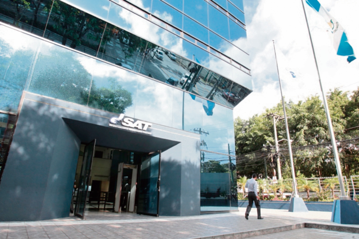 El directorio es la máxima autoridad en la SAT, pero sigue sin convocar a reunión. (Foto Prensa Libre: Paulo Raquec)