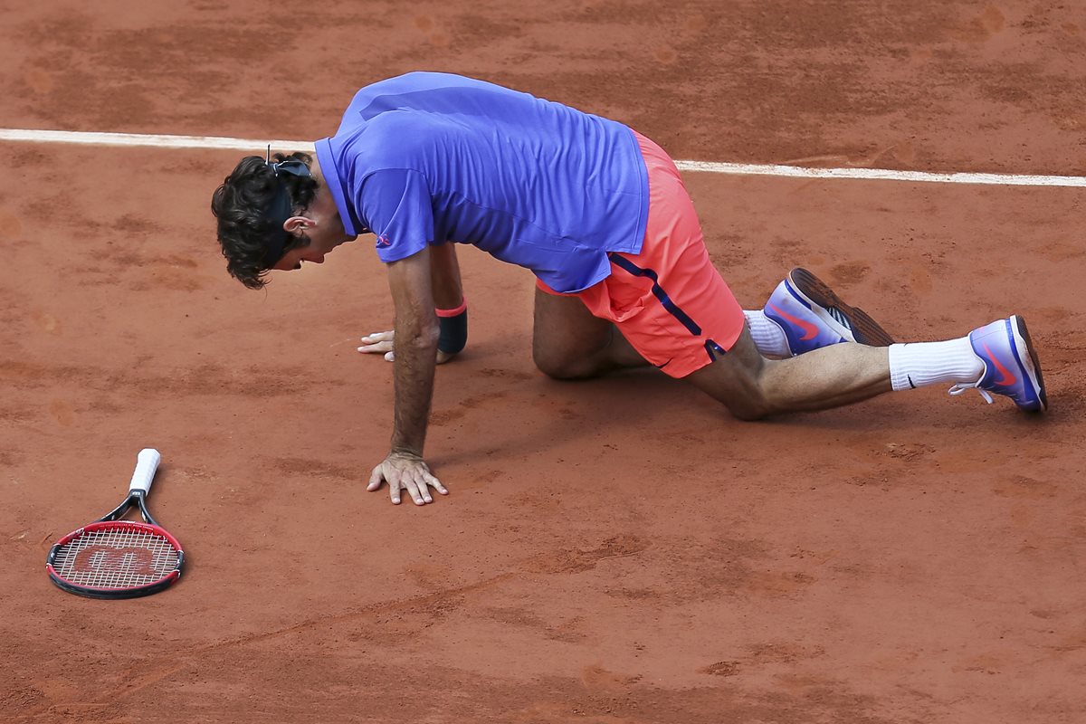 El tenista suizo Roger Federer ha descartado participar en Roland Garros. (Foto Prensa Libre: AP).