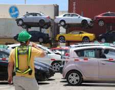 Vehículos, contendores y camiones serán subastados por la SAT. (Foto Prensa Libre: Hemeroteca PL)