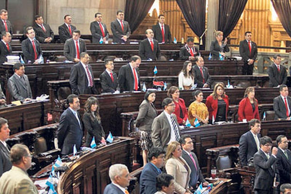 Diputados oficialistas y opositores, principalmente de Líder, votaron juntos para elegir ayer a los magistrados de las salas de Apelaciones.
