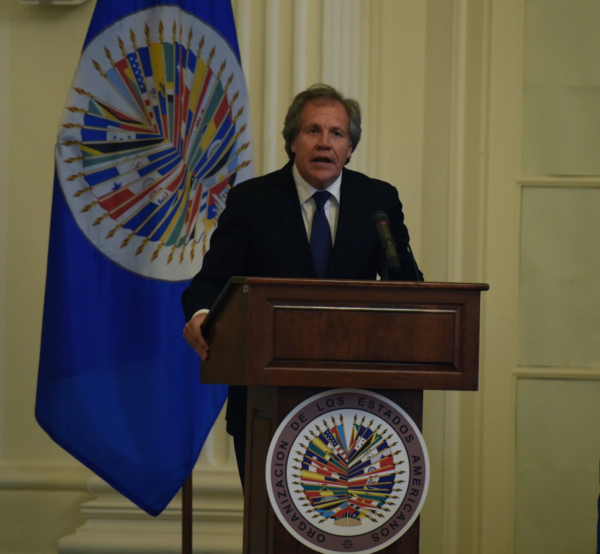 El secretario general de la Organización de Estados Americanos, Luis Almagro, se reúne este jueves con el Otto Pérez Molina. (Foto Prensa Libre: EFE )