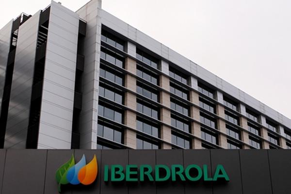 La empresa energética española Iberdrola anunció el lunes la venta de sus parques eólicos terrestres en Francia. (Foto Prensa Libre: AP)