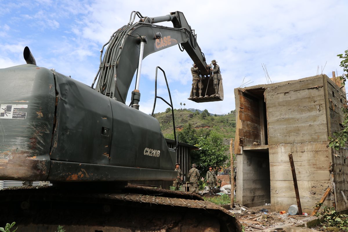 Operativos de destrucción de búnkeres. (Foto Prensa Libre: Whitmer Barrera)
