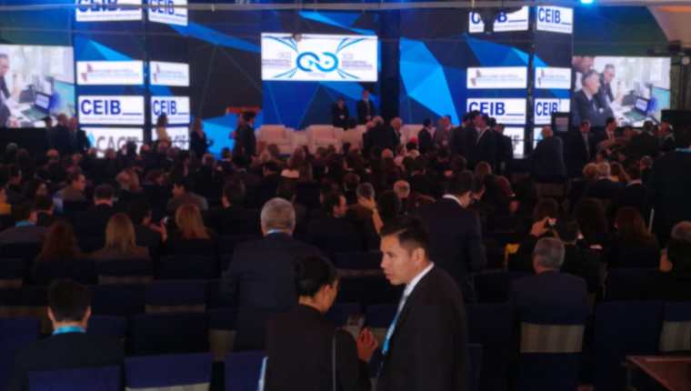 El Encuentro Empresarial se realiza en el marco de la XXVI Cumbre Iberoamericana de Jefes de Estado y de Gobierno, que se lleva a cabo en Antigua Guatemala. (Foto Prensa Libre: Érick Ávila)