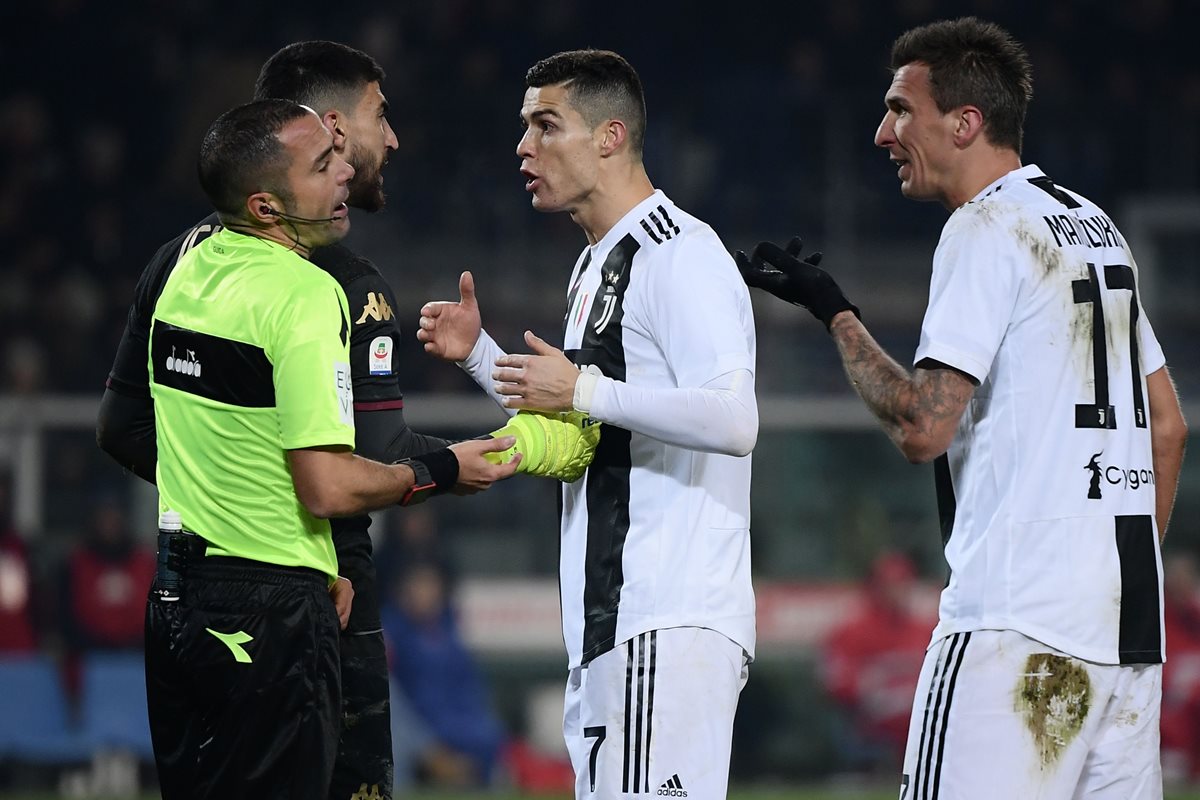 Cristiano Ronaldo fue amonestado después de festejar el gol del triunfo de la Juventus. (Foto Prensa Libre: AFP)
