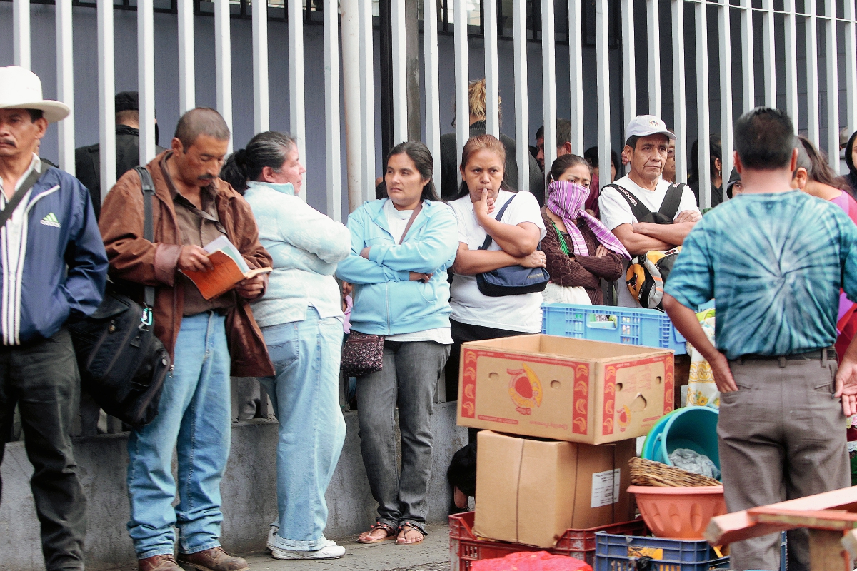 La consulta externa del Hospital San Juan de Dios atendió este día con normalidad. (Foto Prensa Libre: HemerotecaPL)