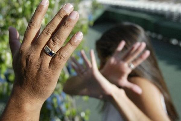 El 70% de los casos reportados, de violencia contra la mujer, fueron provocados por su pareja sentimental (Foto. Archivo. Prensa Libre)<br _mce_bogus="1"/>