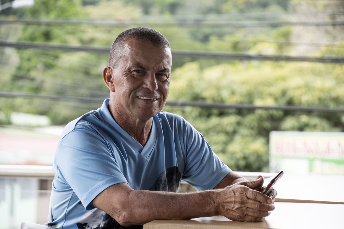 Juan de Dios Madriz, entrenador del equipo Pedregoso donde el Keylor Navas comenzó su carrera. (Foto Prensa Libre: AFP)
