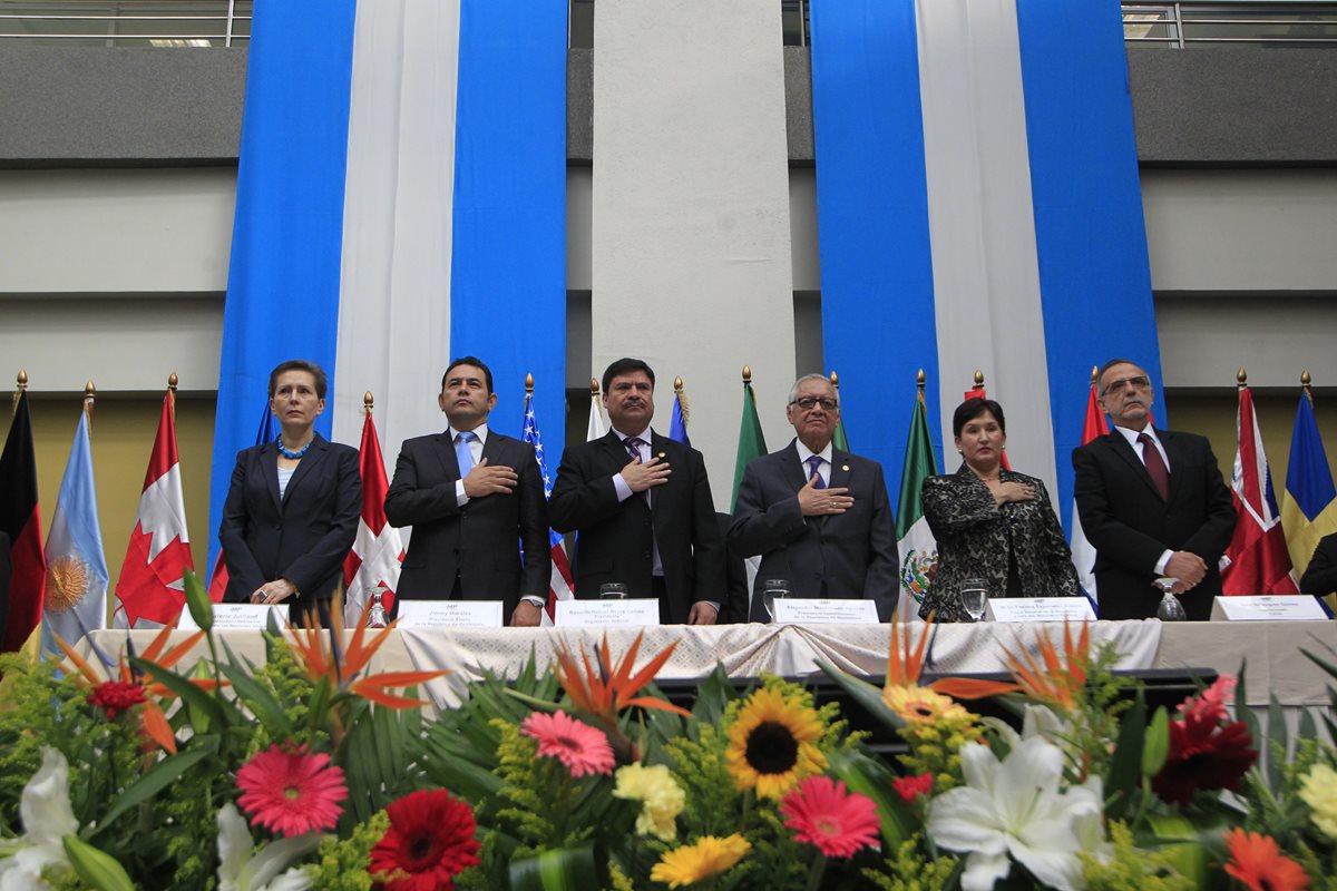 Jimmy Morales en su calidad de presidente electo asistió a la presentación del octavo informe de labores de la Cicig en 2015. (Foto Prensa Libre: Hemeroteca PL).