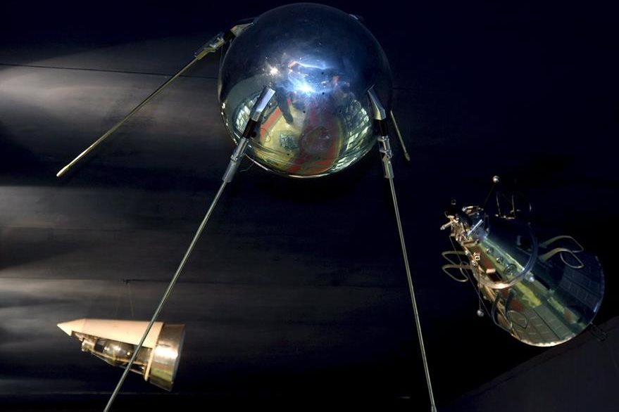 Réplica del satélite Sputnik lanzado el 4 de octubre de 1957 siendo el primero en ser lanzado al espacio. Se encuentra en el Museo de la Ciudad de las Estrellas de Moscú. (Foto: EFE)
