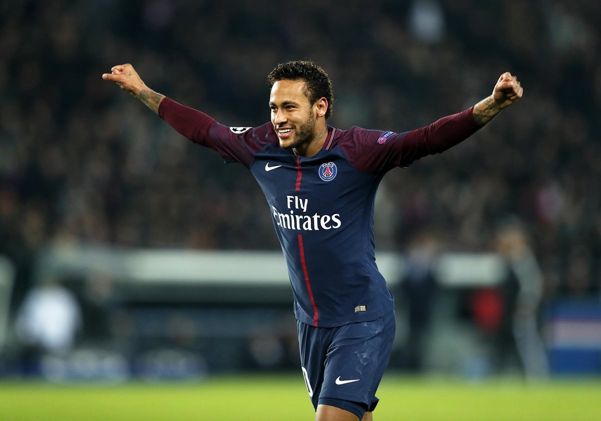 El jugador del París Saint-Germain, Neymar, es un vecino tranquilo según los habitantes de Bougival. (Foto Prensa Libre: EFE)