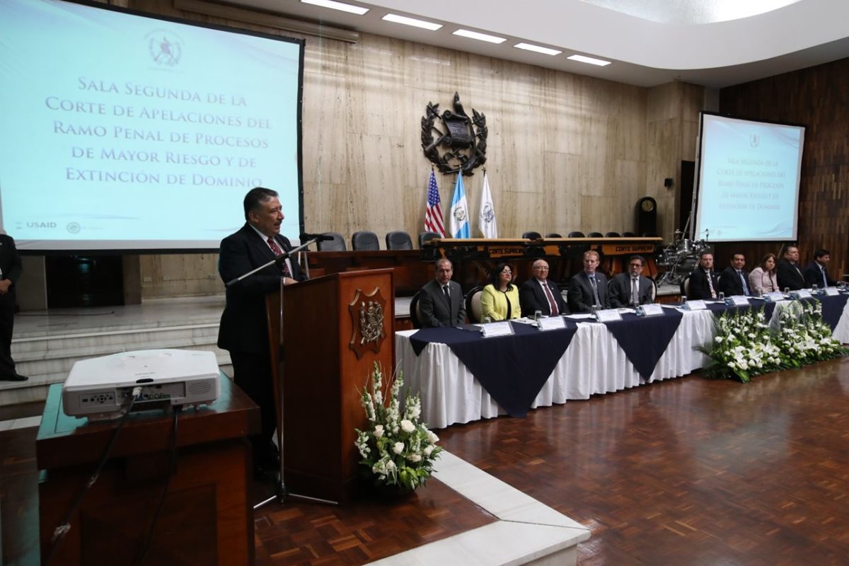 El presidente de la CSJ, José Antonio Pineda Barales dijo que con la inauguración de la Segunda Sala de Apelaciones se busca reducir la mora judicial. (Foto Prensa Libre: Paulo Raquec)
