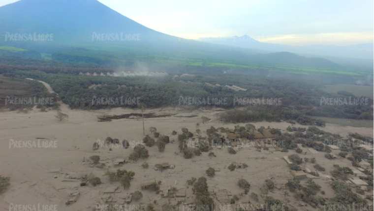 La explosión del Volcán de Fuego causó desinformación en redes sociales (Foto Prensa Libre: Érick Ávila).