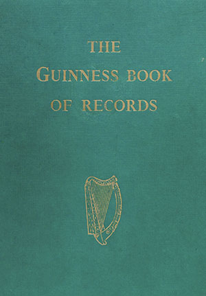 Portada de la primera edición del Libro Guinness de los Récords, que se publicó en 1955. (Foto tomada de guinnessworldrecords.es