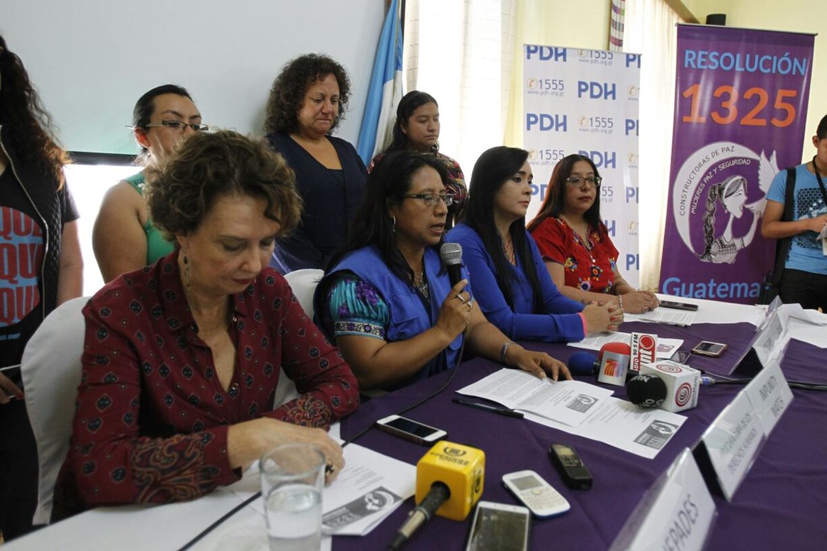 Después de 16 años de ser aprobada la resolución 1325 para combatir la violencia hacia la mujer Guatemala no la ha ratificado. Colectivo de mujeres exige al Gobierno ratificarla. (Foto, Prensa Libre: Paulo Raquec)