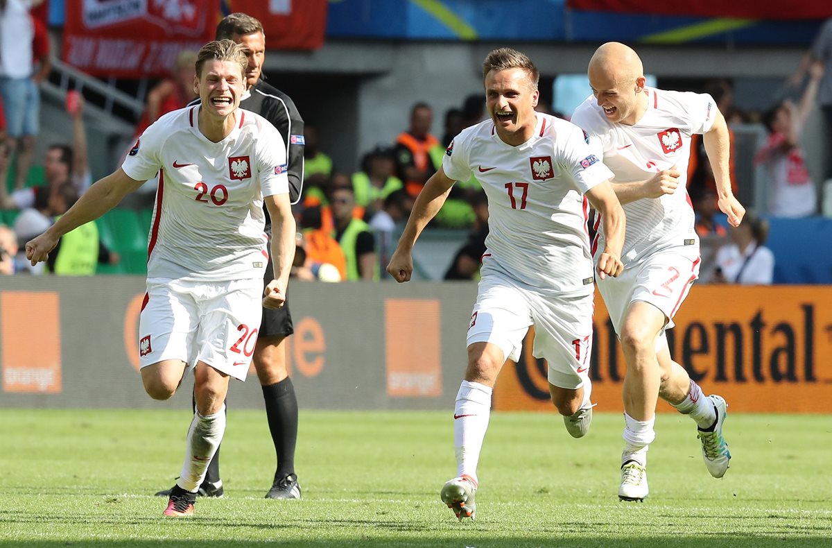 Polonia es el primer clasificado a cuartos de final de la Eurocopa 2016. (Foto Prensa Libre: AFP)